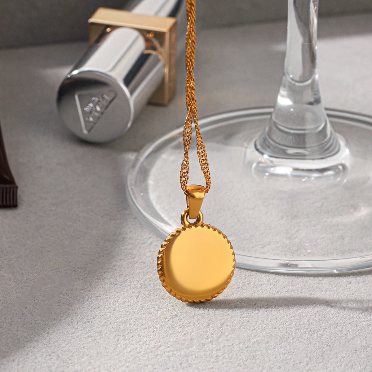 Vintage Fashion Instagram - Collar vintage francés, collar con colgante